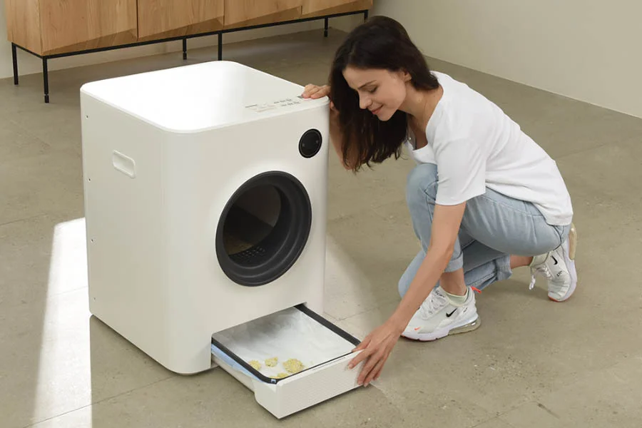 automatic scooping litter box